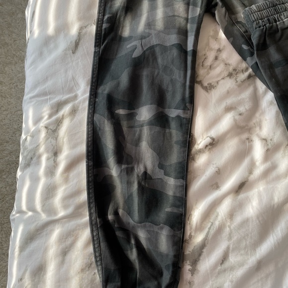 Aritzia Camo Alix Pants - Picture 3 of 3